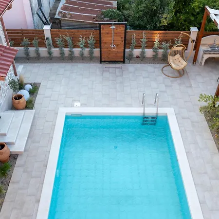 Villa Pnoe Luxury - Private Pool Retreat & Bbq