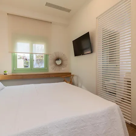 Pnoe Luxury - Private Pool Retreat & Bbq Villa