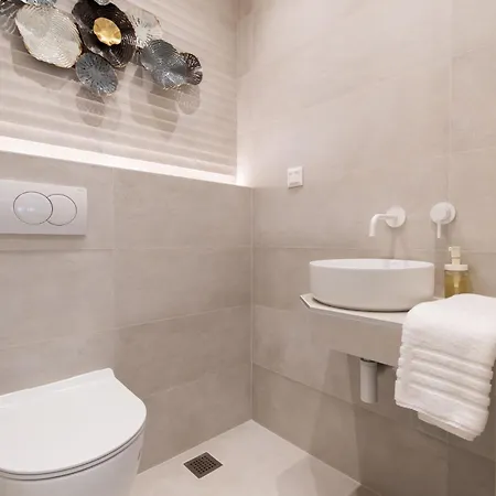 Pnoe Luxury - Private Pool Retreat & Bbq Villa *