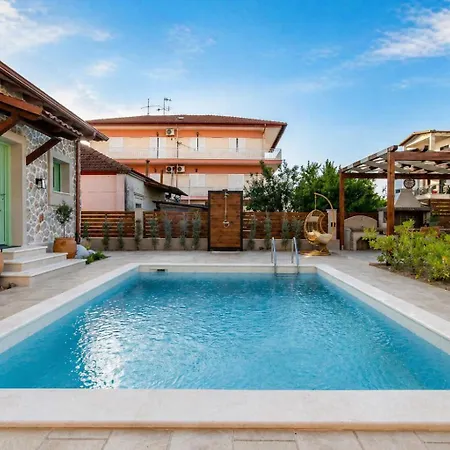 Pnoe Luxury - Private Pool Retreat & Bbq