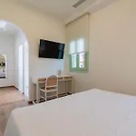 Pnoe Luxury - Private Pool Retreat & Bbq * イエリソス