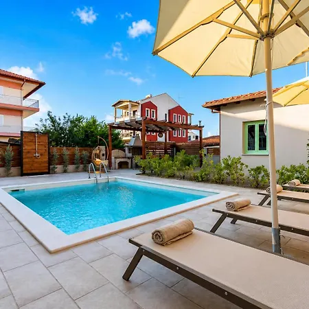 Pnoe Luxury - Private Pool Retreat & Bbq *