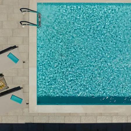 Villa Pnoe Luxury - Private Pool Retreat & Bbq *