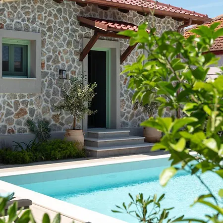Pnoe Luxury - Private Pool Retreat & Bbq Ierissos