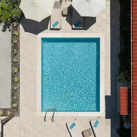 Villa Pnoe Luxury - Private Pool Retreat & Bbq Ierissos