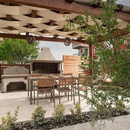 Villa Pnoe Luxury - Private Pool Retreat & Bbq *